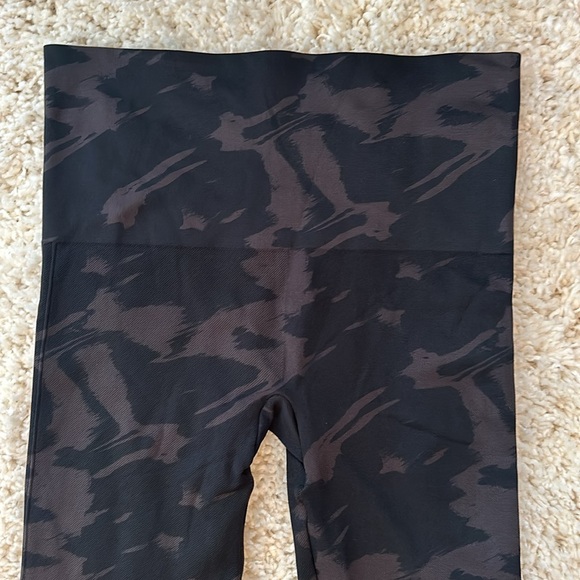 SPANX LEGGINS L - Picture 7 of 7